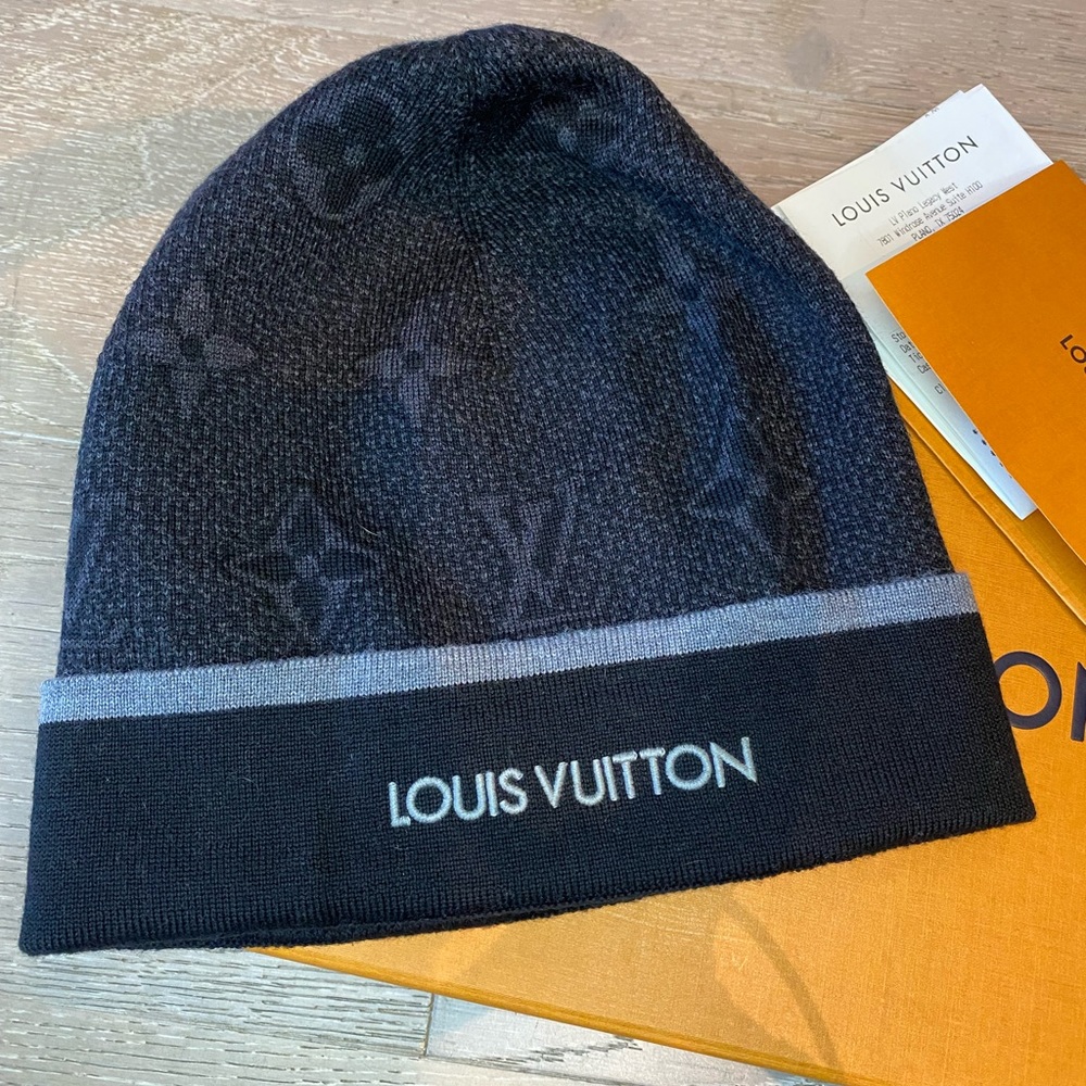 New Louis Vuitton Limited Edition MONOGRAM BEANIE 2021 Black and Grey